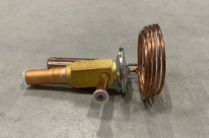 048. Expansionsventil